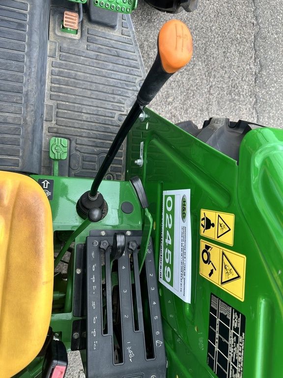 John Deere 5075E
