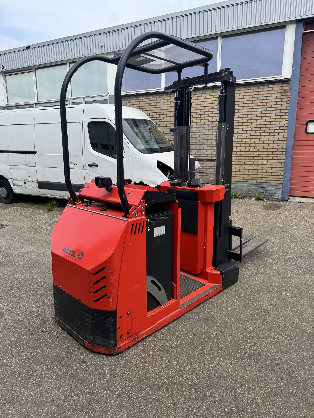 3-in -1 magazijntruck vrijdragend 1500kg 320cm (2019)