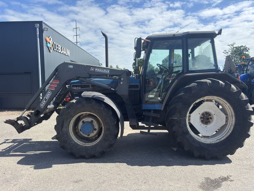 NEW HOLLAND 7840