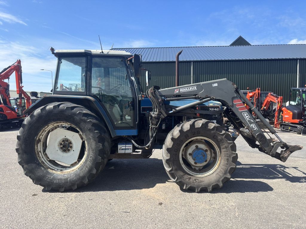 NEW HOLLAND 7840