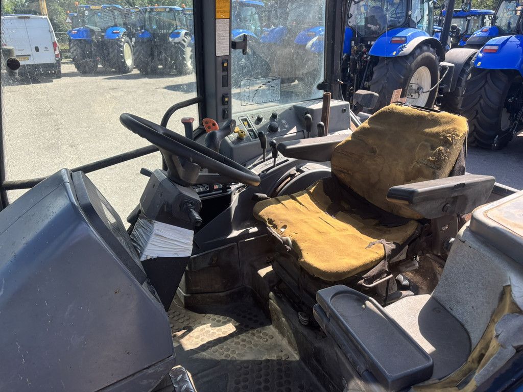 NEW HOLLAND 7840