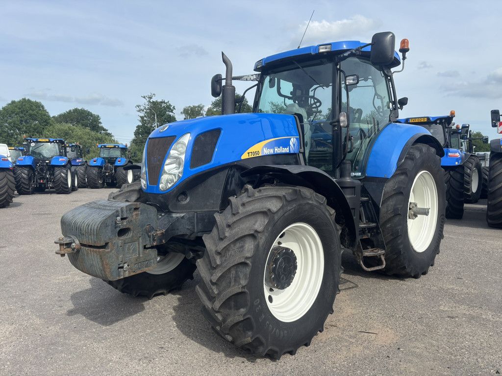 NEW HOLLAND T7050PC