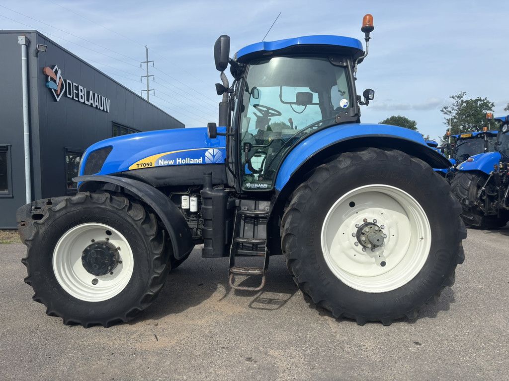 NEW HOLLAND T7050PC