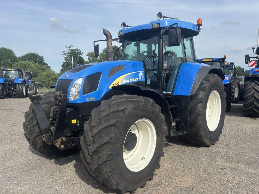 NEW HOLLAND T7550