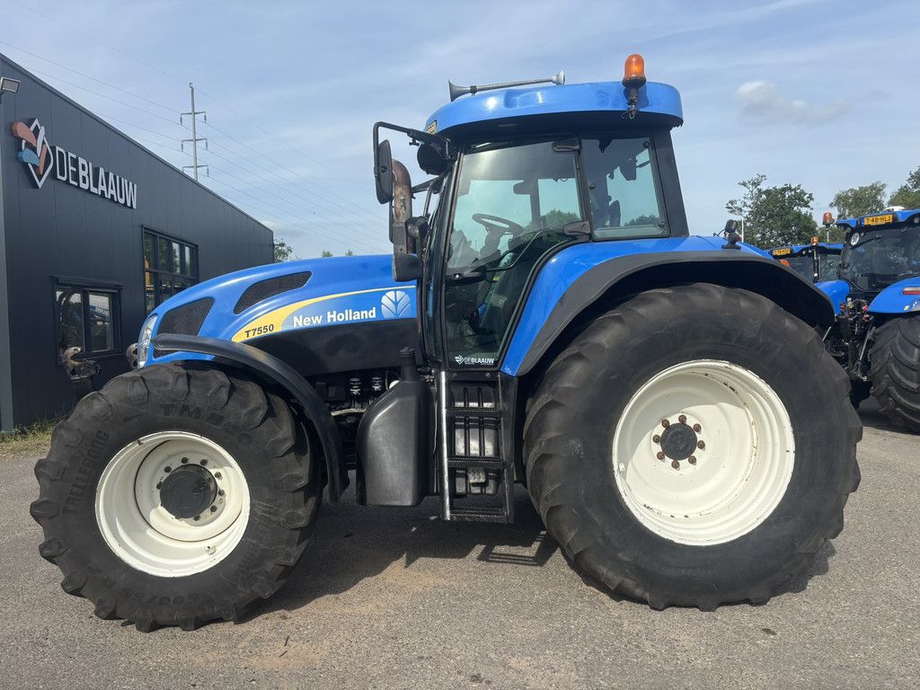 NEW HOLLAND T7550