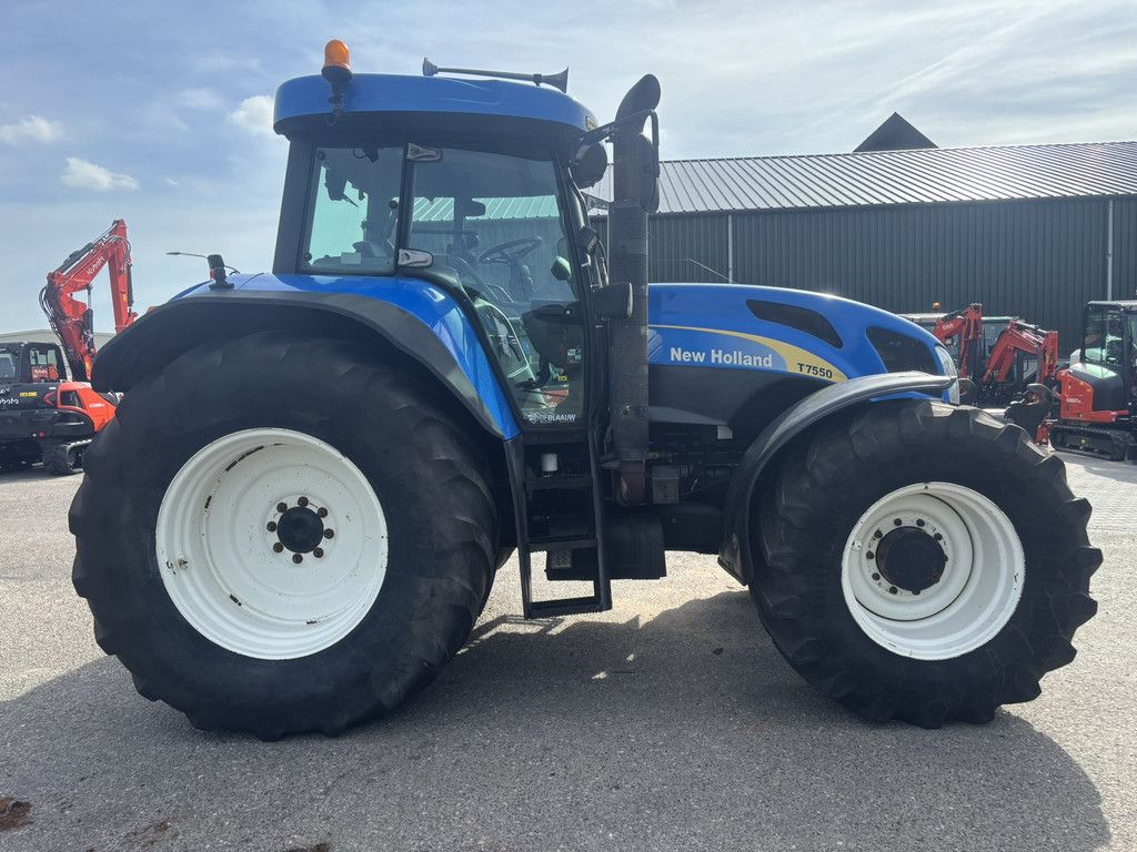 NEW HOLLAND T7550