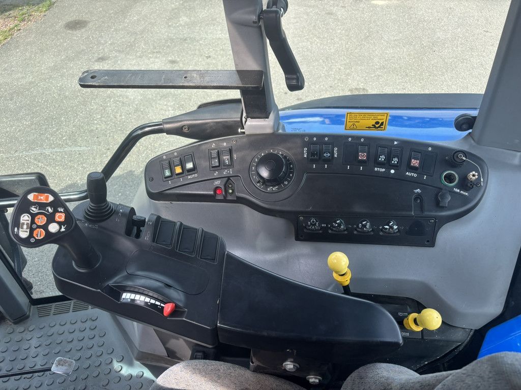 NEW HOLLAND T7550