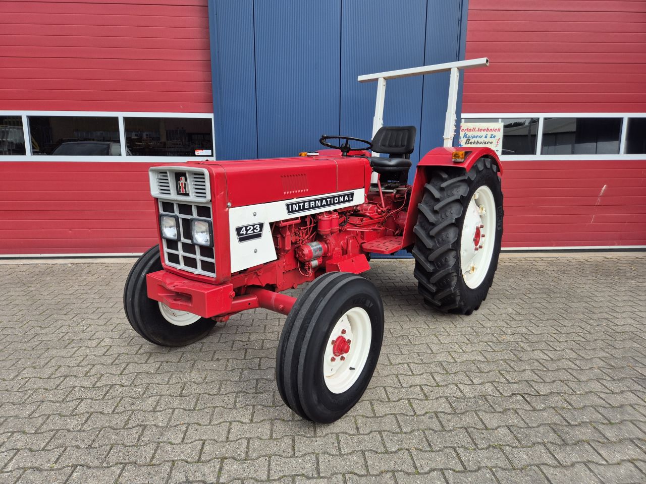 INTERNATIONAL 423 TRACTOR / PRIJS MARGE / ZEER MOOI /