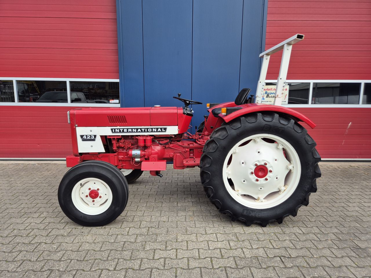 INTERNATIONAL 423 TRACTOR / PRIJS MARGE / ZEER MOOI /