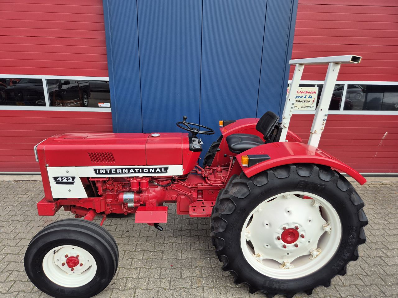 INTERNATIONAL 423 TRACTOR / PRIJS MARGE / ZEER MOOI /