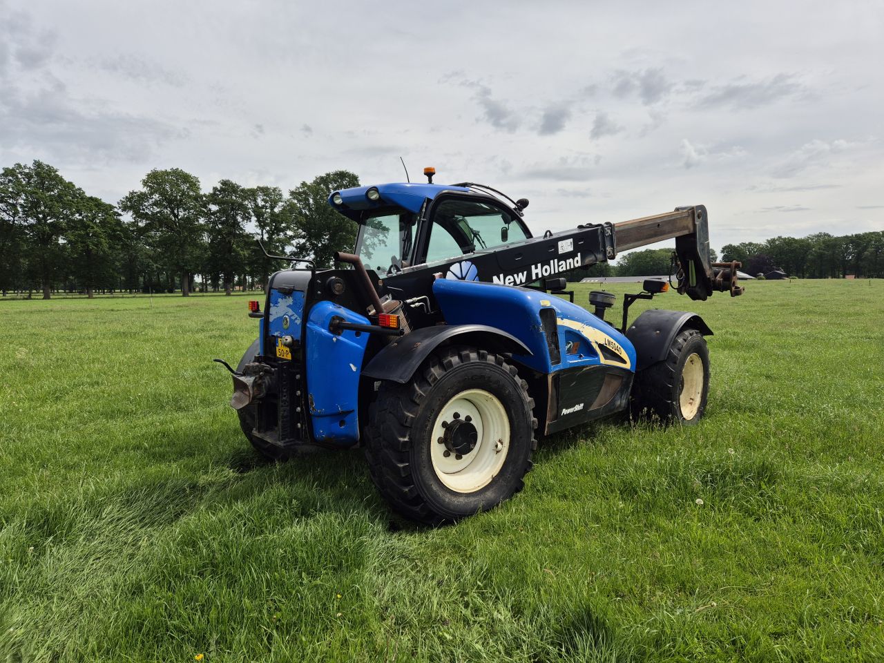 New Holland LM 5040 Verreiker