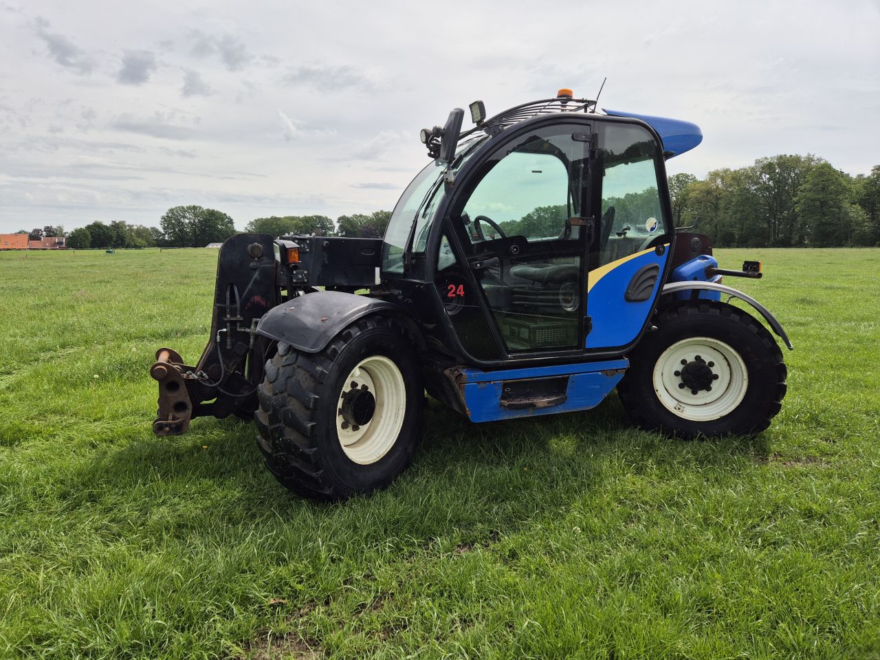 New Holland LM 5040 Verreiker