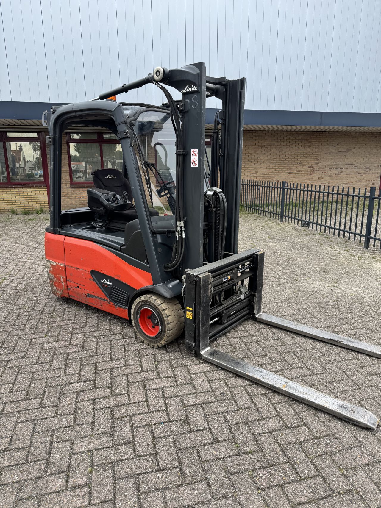 Linde E18 L-02 (2020) vorkenversteller freelift