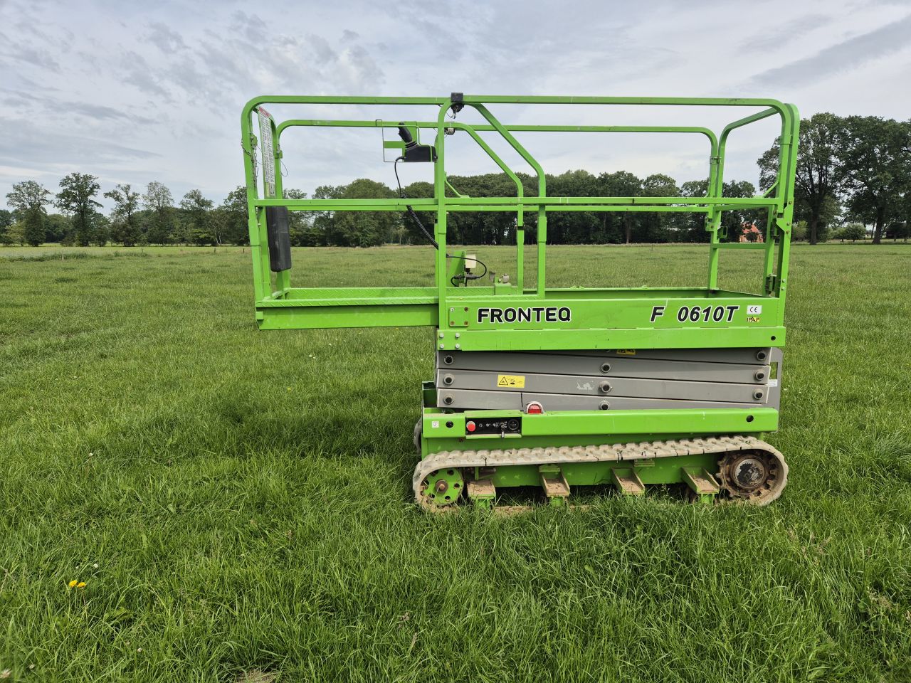 Fronteq FS0610T Schaar hoogwerker rups