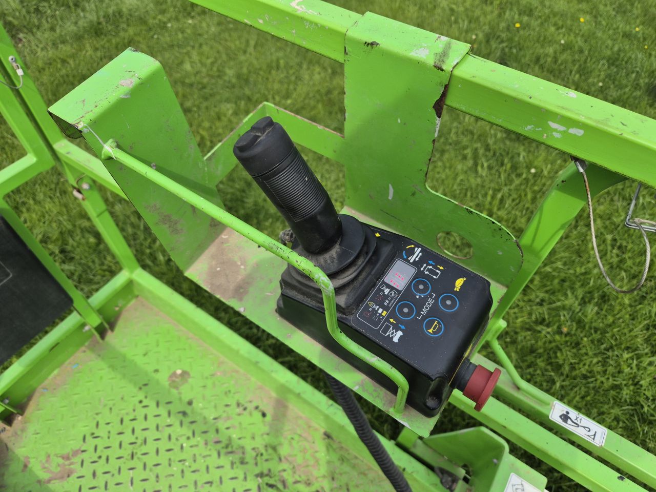 Fronteq FS0610T Schaar hoogwerker rups