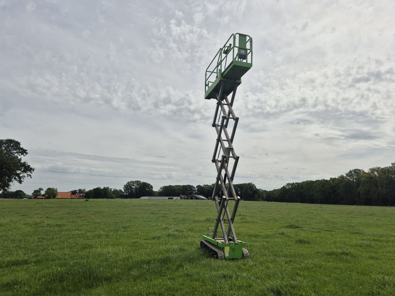Fronteq FS0610T Schaar hoogwerker rups