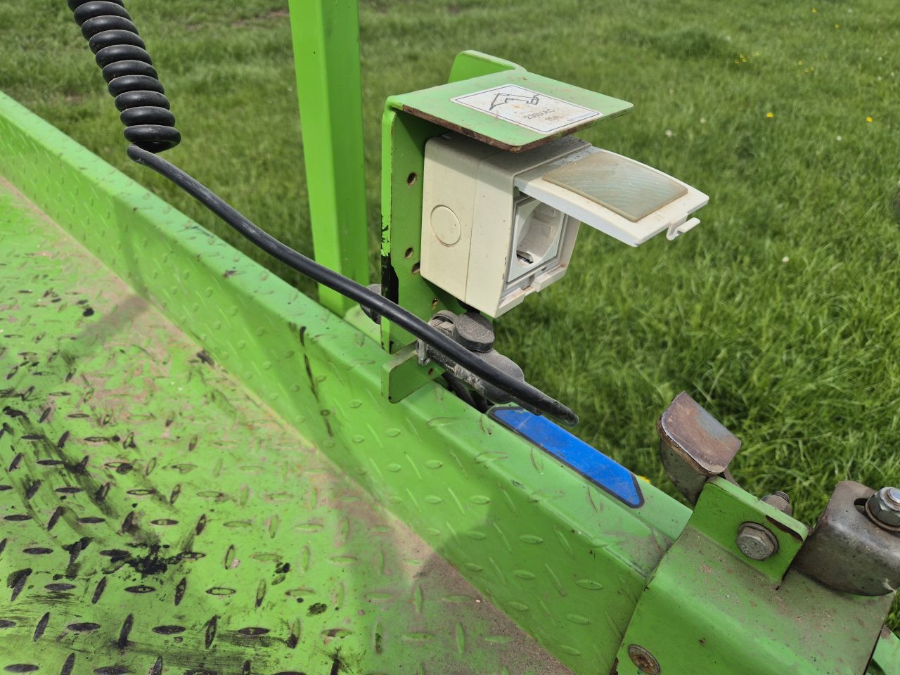 Fronteq FS0610T Schaar hoogwerker rups