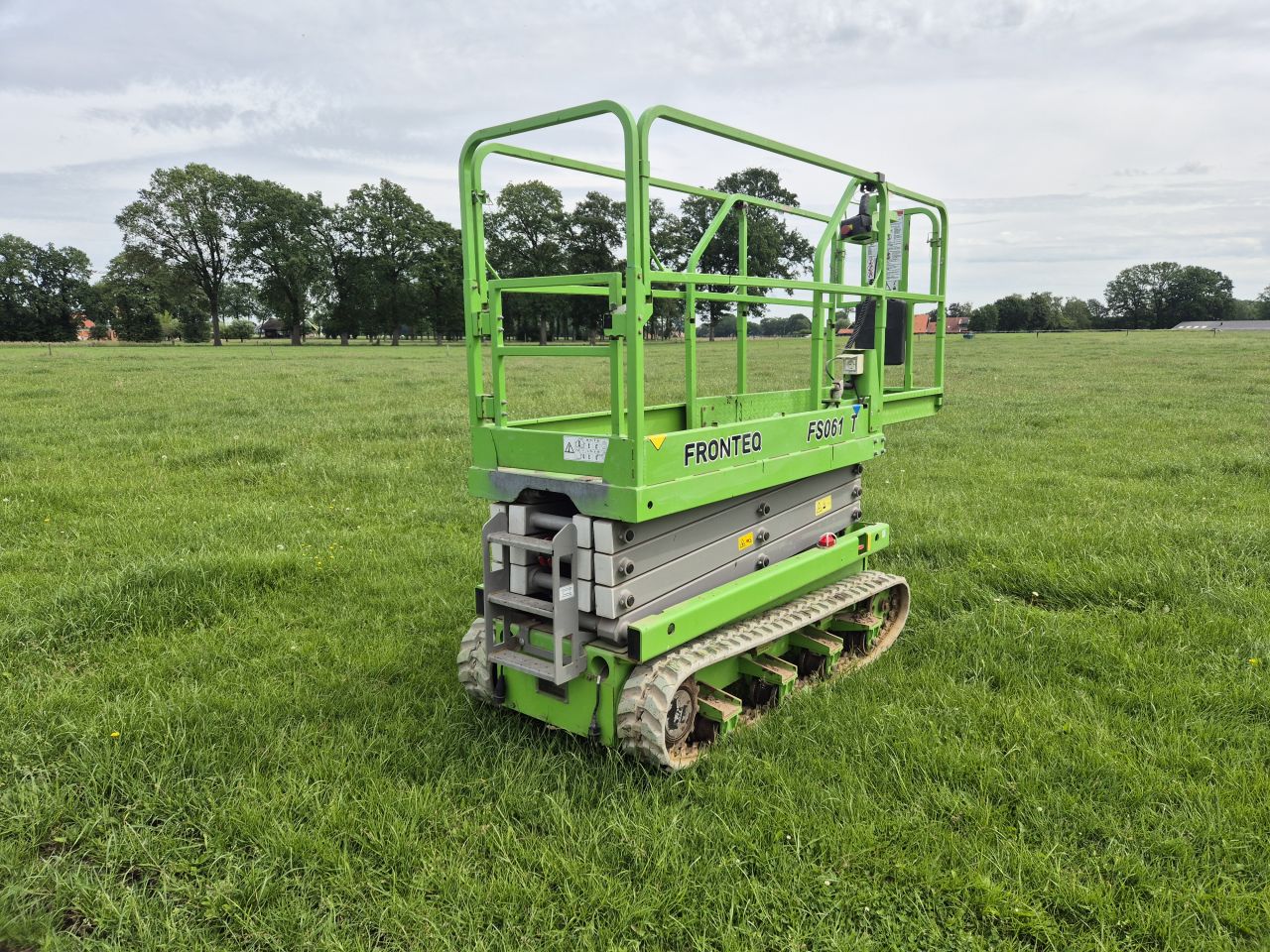 Fronteq FS0610T Schaar hoogwerker rups