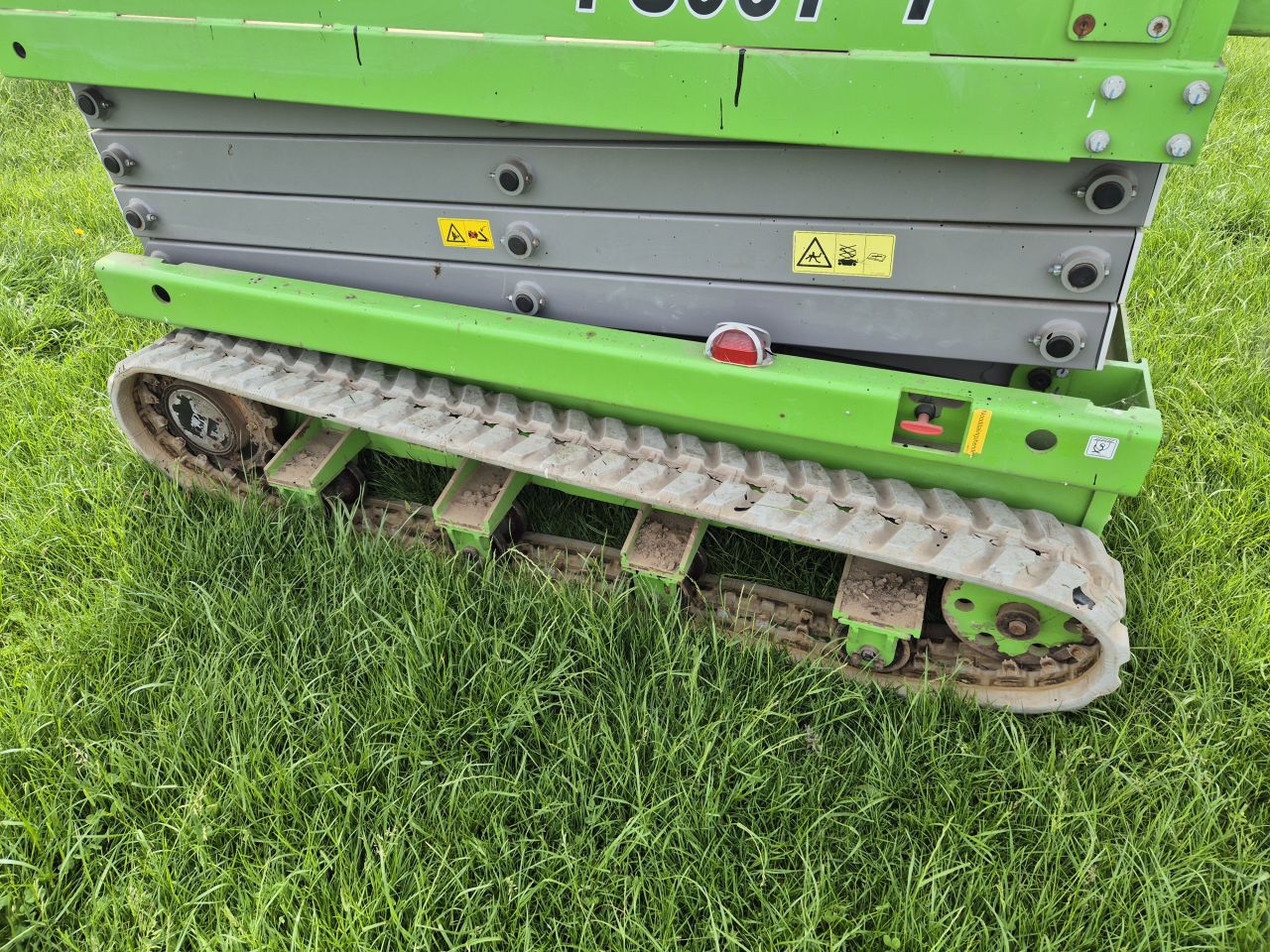 Fronteq FS0610T Schaar hoogwerker rups