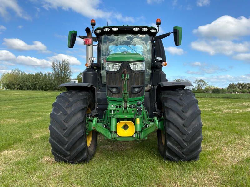2022 John Deere 6R230 Ackerschlepper mit Allradantrieb