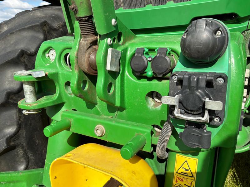 2022 John Deere 6R230 Ackerschlepper mit Allradantrieb