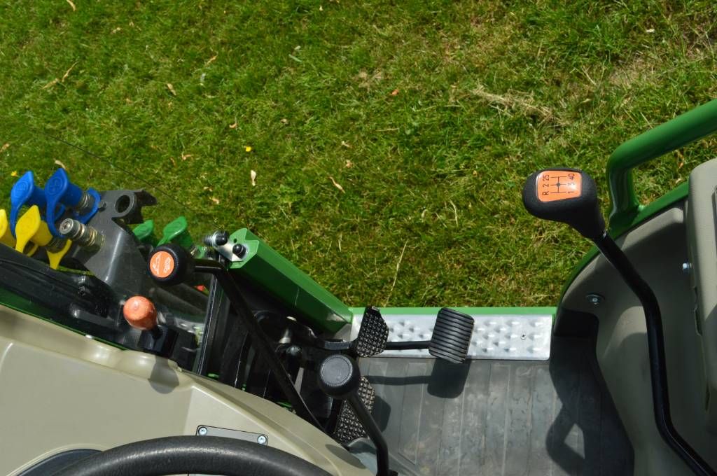 Fendt 207 V Beugelversie, Smalspoor/Fruitteeltractor