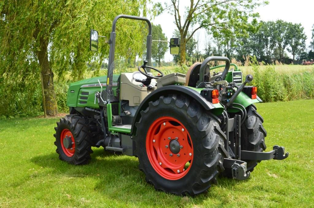 Fendt 207 V Beugelversie, Smalspoor/Fruitteeltractor