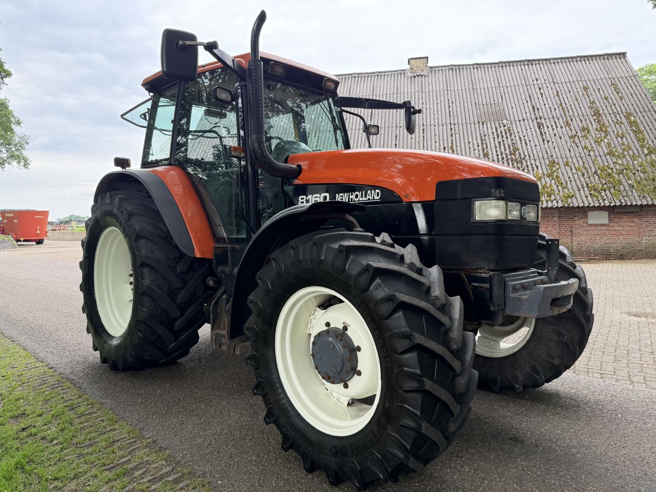 New Holland 8160