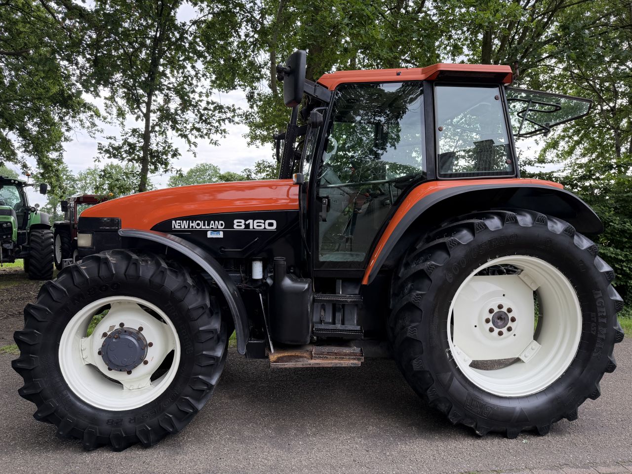 New Holland 8160