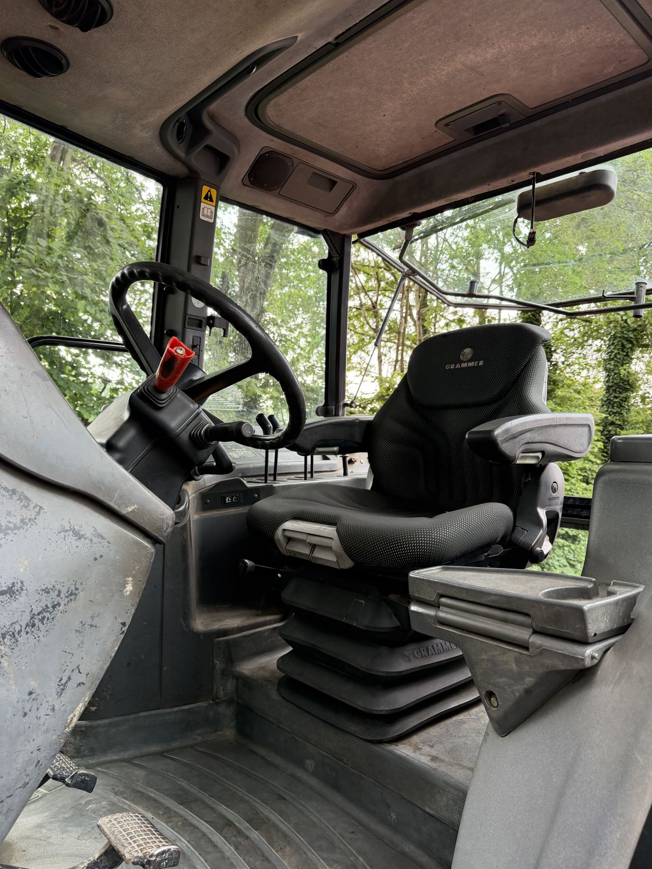 New Holland 8160