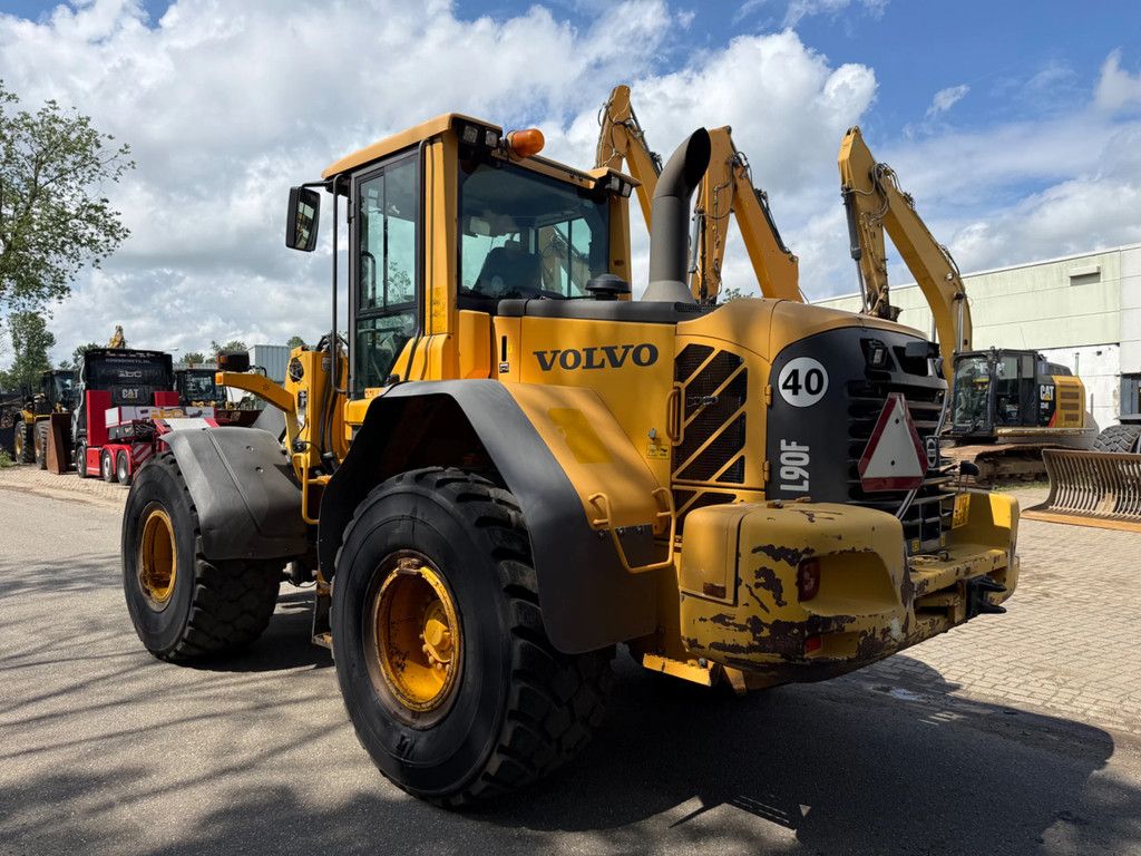 Volvo L90F