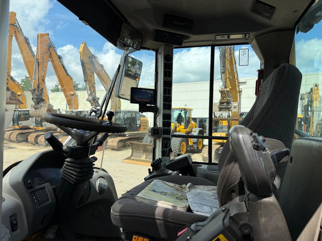 Volvo L90F