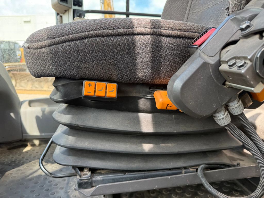 Volvo L90F