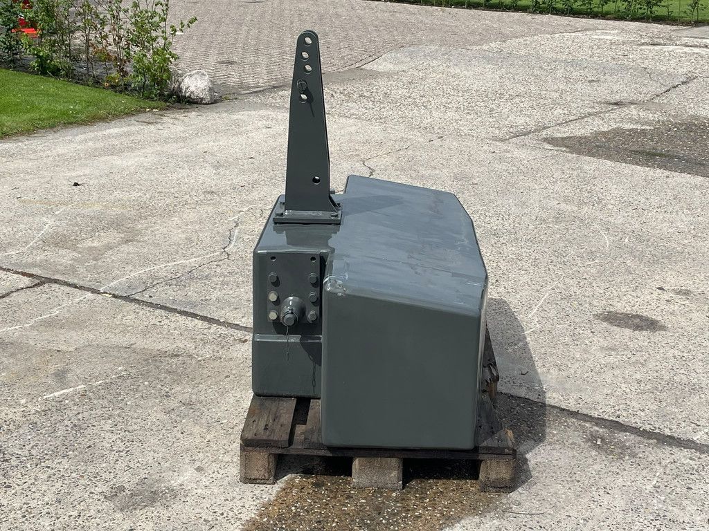 Fendt 2500 kg frontgewicht