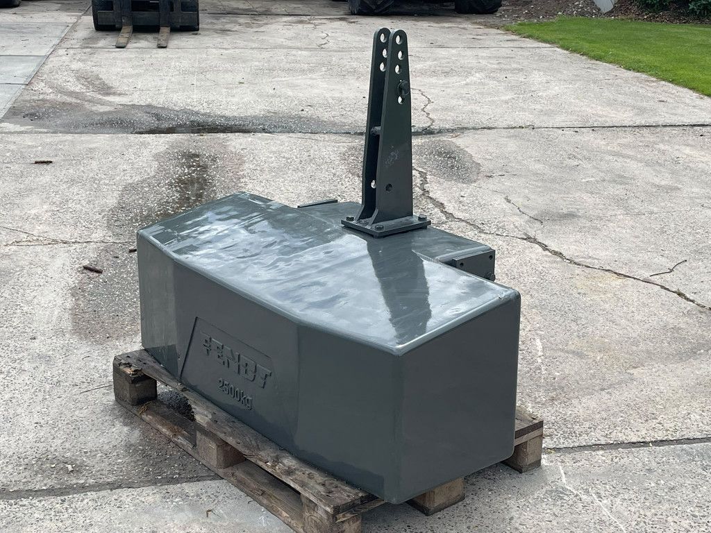 Fendt 2500 kg frontgewicht