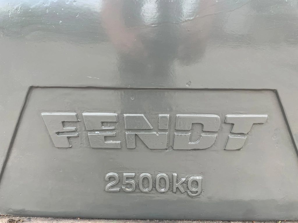Fendt 2500 kg frontgewicht