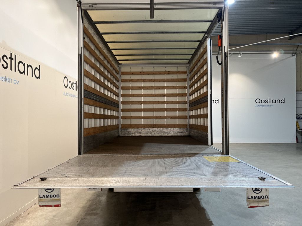 Volkswagen Crafter 35 2.0 TDI L3 140 PK Bakwagen / Dhollandia Laadklep / Meubelbak / Euro 6 / Airco / Cruise Control / CarPlay / Navigatie / 3-Zits / 85.000 KM !!