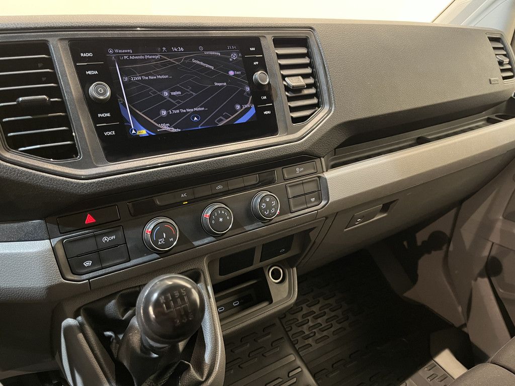 Volkswagen Crafter 35 2.0 TDI L3 140 PK Bakwagen / Dhollandia Laadklep / Meubelbak / Euro 6 / Airco / Cruise Control / CarPlay / Navigatie / 3-Zits / 85.000 KM !!