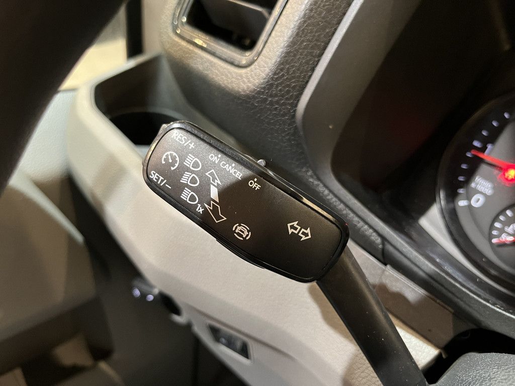 Volkswagen Crafter 35 2.0 TDI L3 140 PK Bakwagen / Dhollandia Laadklep / Meubelbak / Euro 6 / Airco / Cruise Control / CarPlay / Navigatie / 3-Zits / 85.000 KM !!