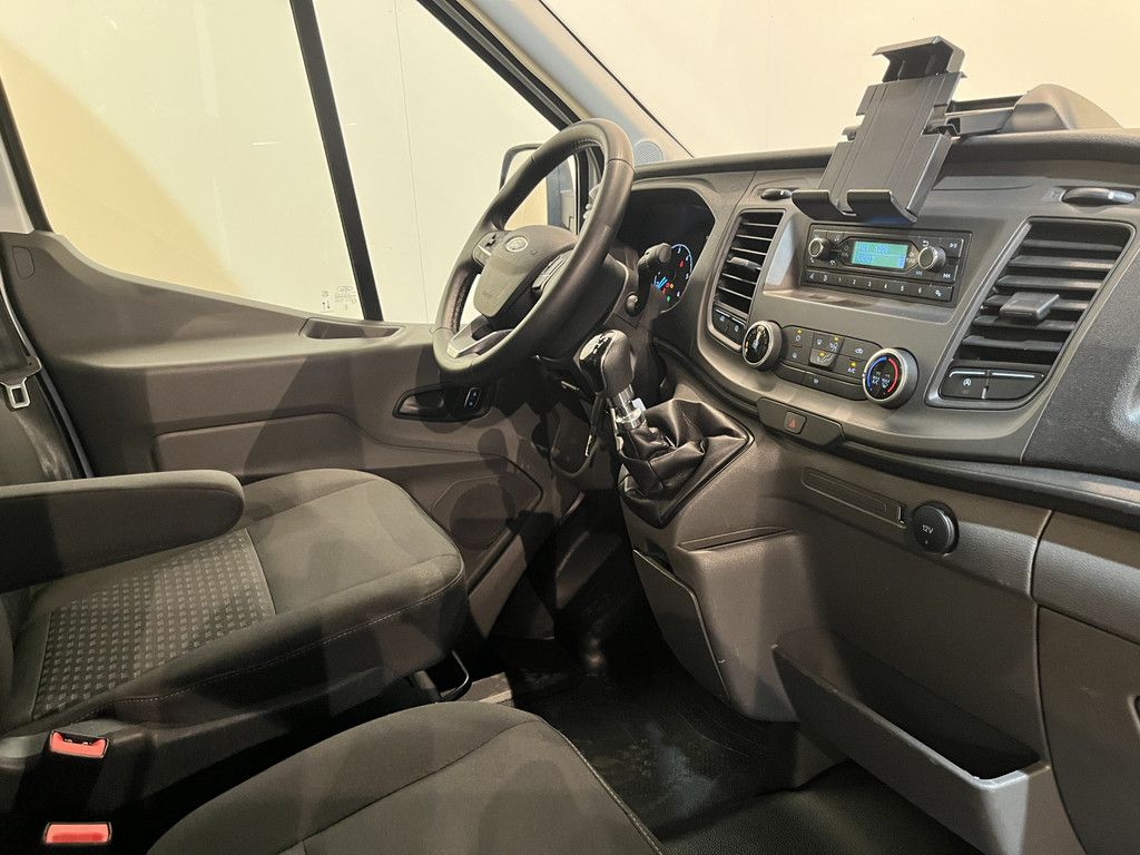 Ford Transit 2.0 TDCI L4 Trend 130 PK RWD Bakwagen / Sorensen Laadklep / Meubelbak / Euro 6 / Airco / Cruise Control / 3-Zits / 54.00 KM !!
