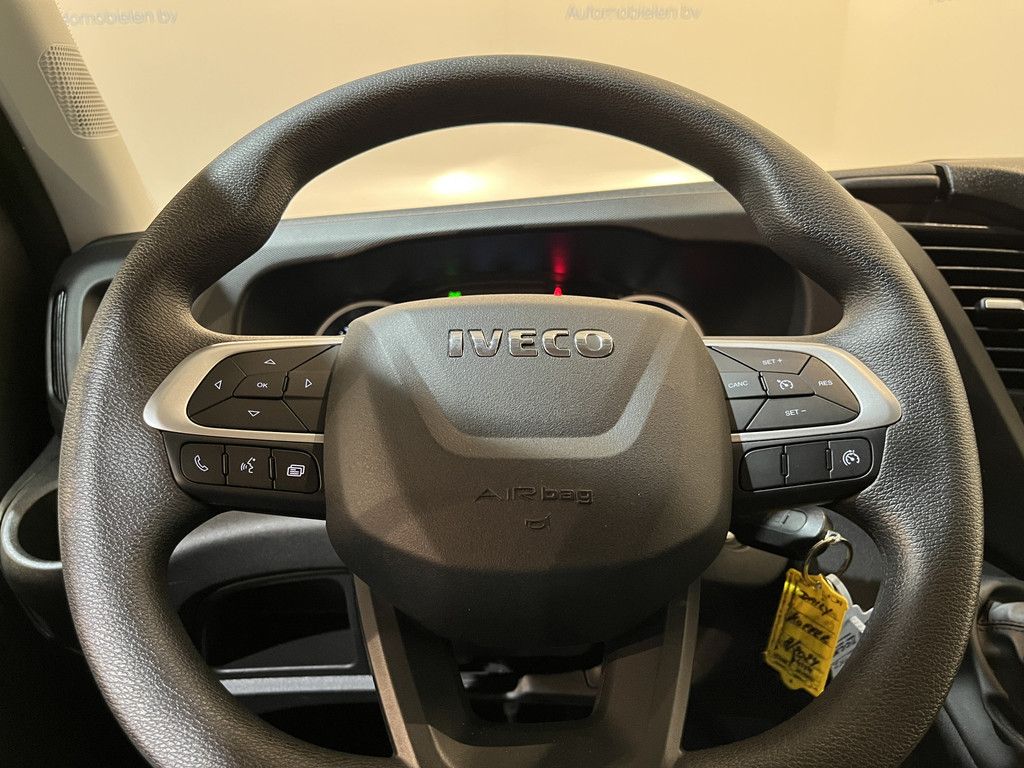 Iveco Daily 35S14V 2.3 410 Bakwagen / Dhollandia Laadklep / Meubelbak / Euro 6 / Airco / Cruise Control / Camera / 3-Zits / 30.000 KM !!