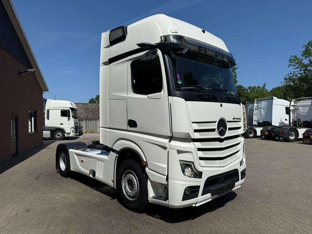 Mercedes-Benz Actros 1845 L Gigaspace 2x tank Standairco Smarttacho 2! 362.958KM