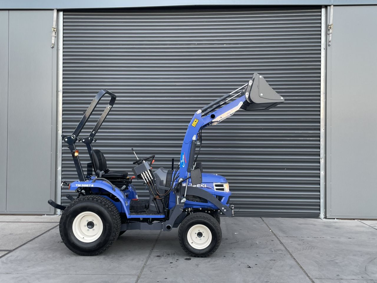 Iseki TM 3267 met voorlader
