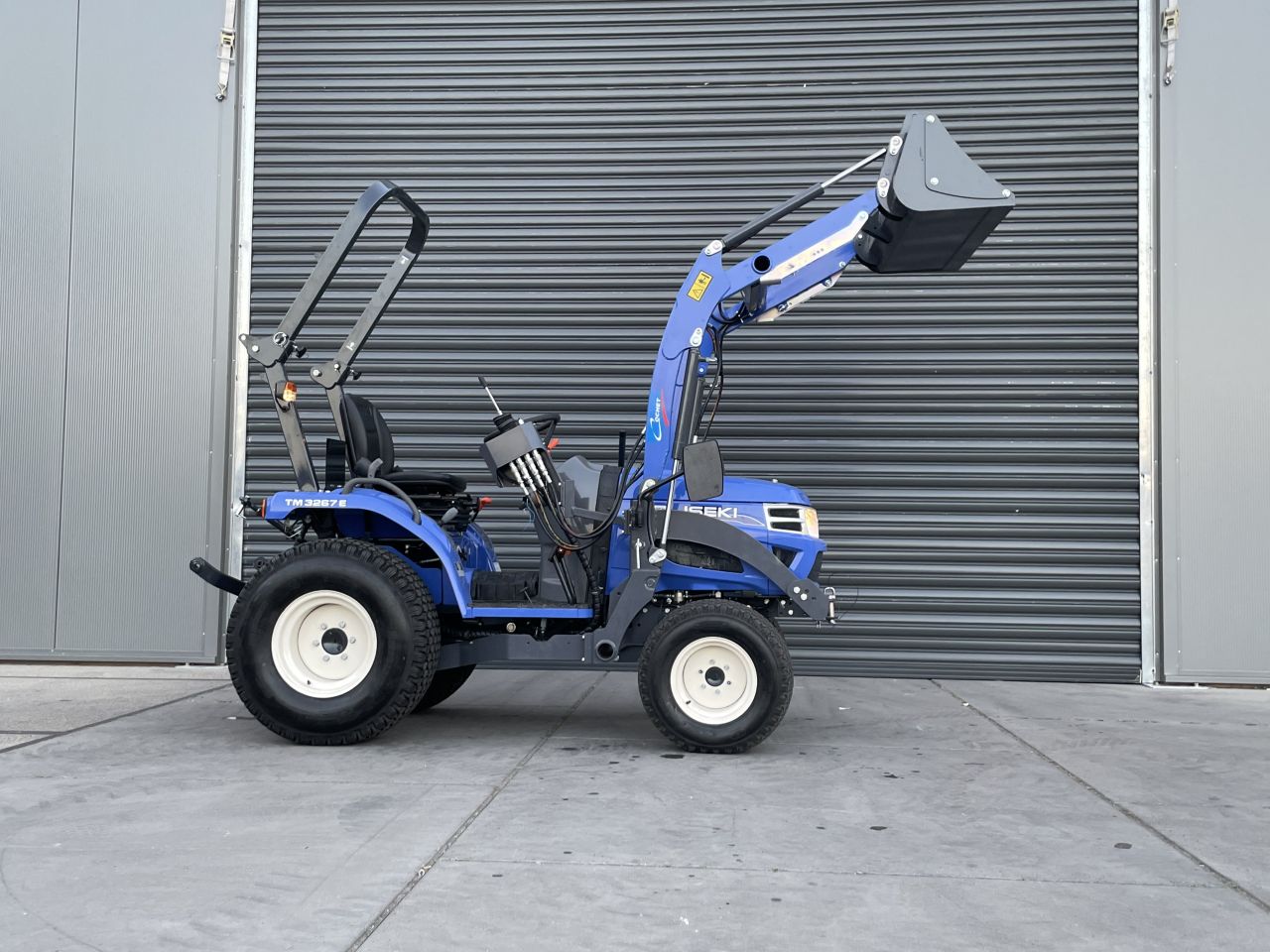 Iseki TM 3267 met voorlader