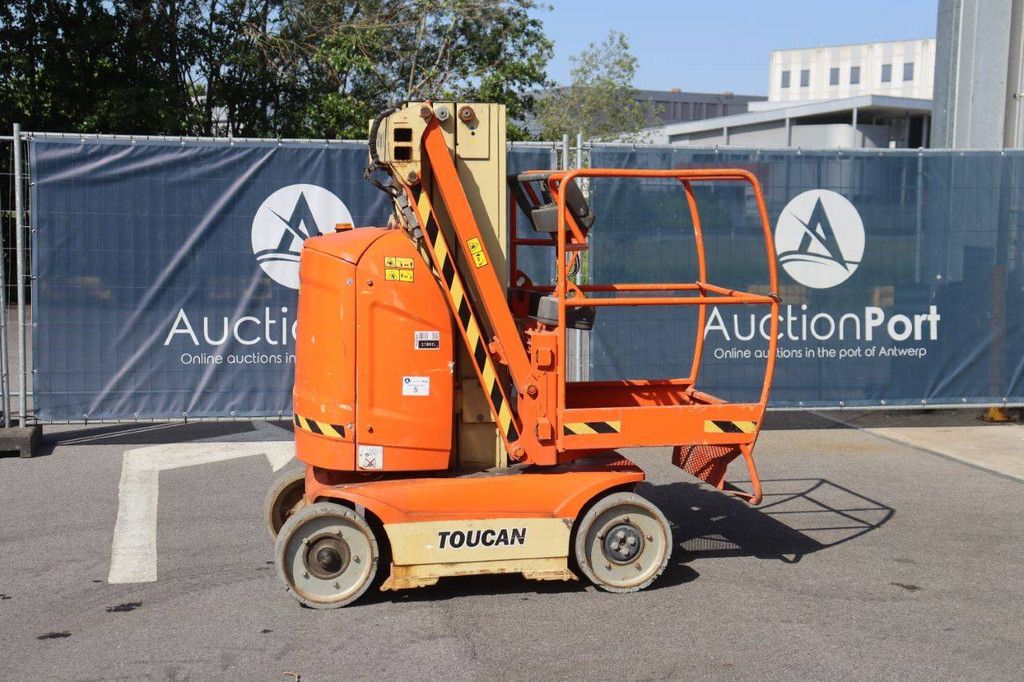 JLG TOUCAN 8E Elektrischer Mastlift 8,15 m 2012