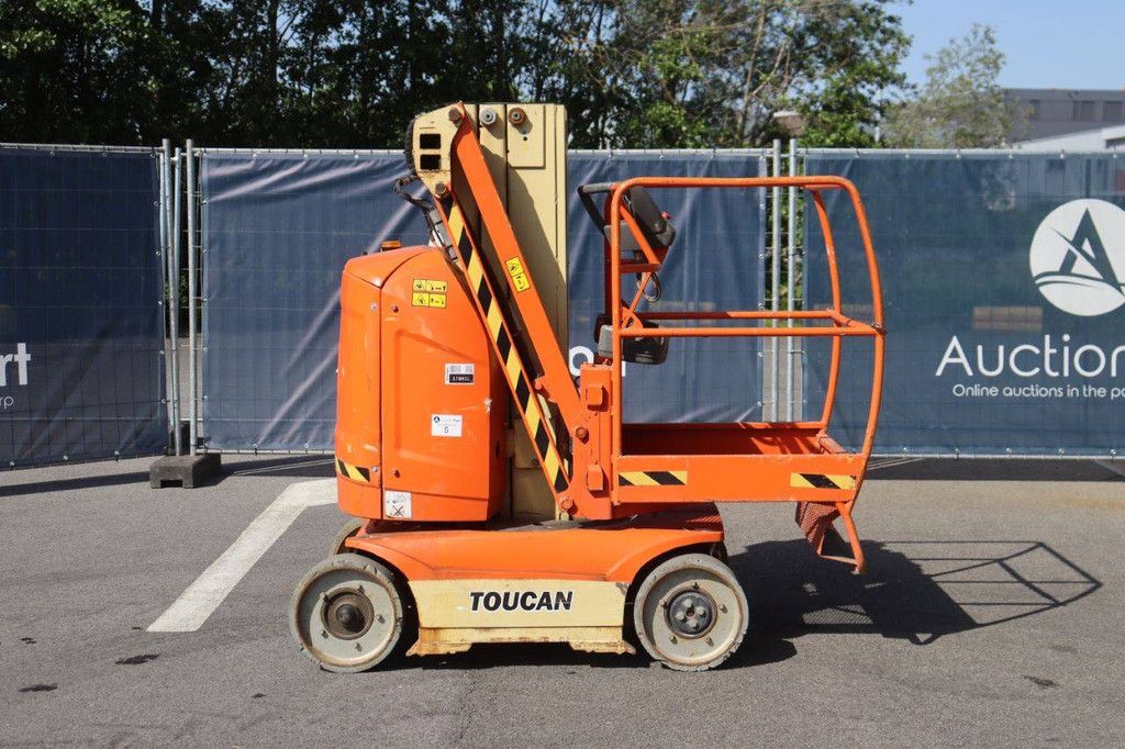 JLG TOUCAN 8E Elektrischer Mastlift 8,15 m 2012