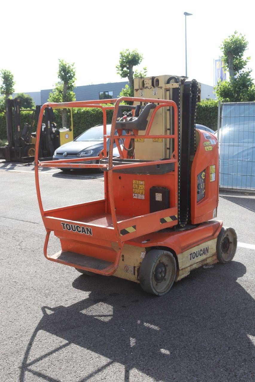 JLG TOUCAN 8E Elektrischer Mastlift 8,15 m 2012