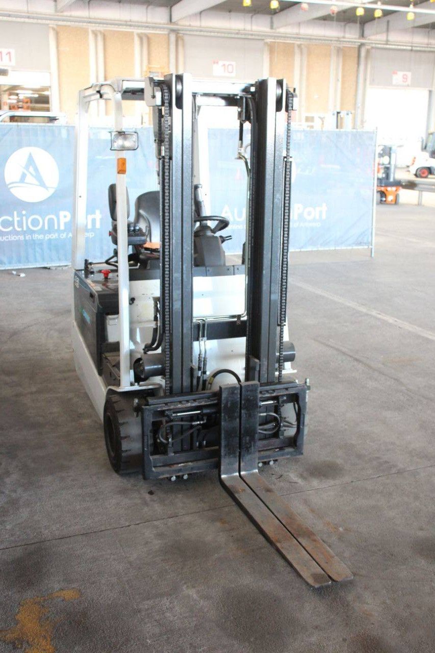 Unicarriers Gabelstapler AG1N1L18Q, elektrisch, 1800 kg, 3,3 m, Baujahr 2015