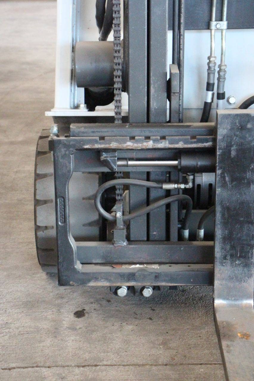 Unicarriers Gabelstapler AG1N1L18Q, elektrisch, 1800 kg, 3,3 m, Baujahr 2015