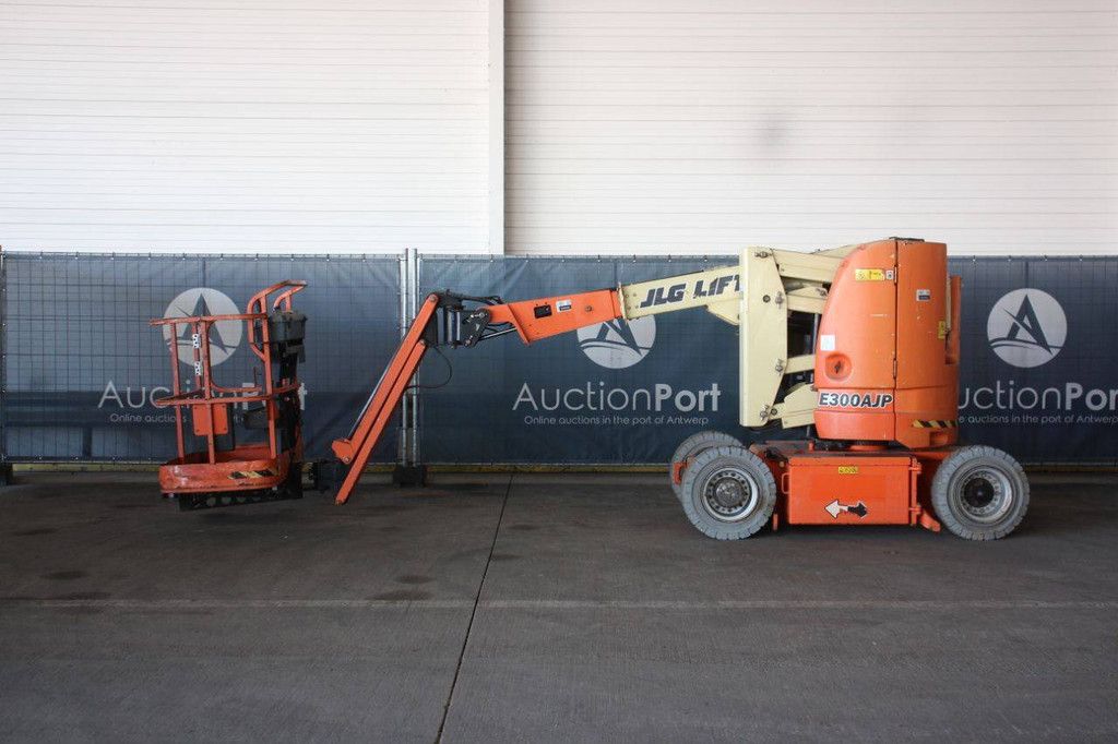JLG E300AJP Elektrische Gelenkteleskoparbeitsbühne 11 m 2013
